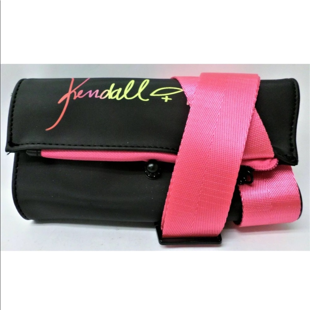 Kendall and Kylie make-up brush belt